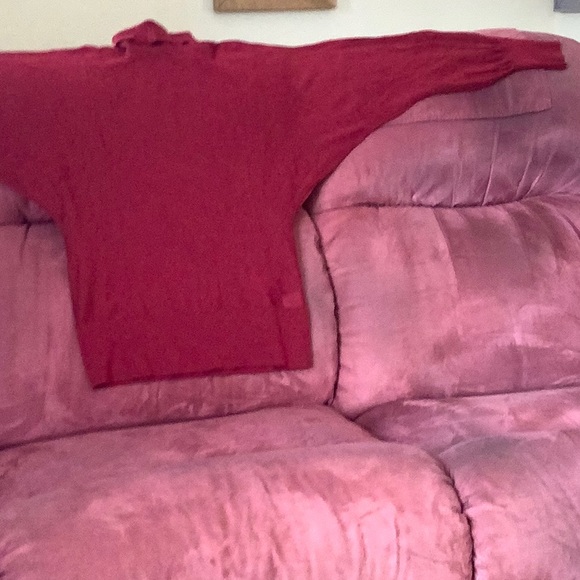 Long sleeved fine wool sweater with turtleneck. - Picture 1 of 7